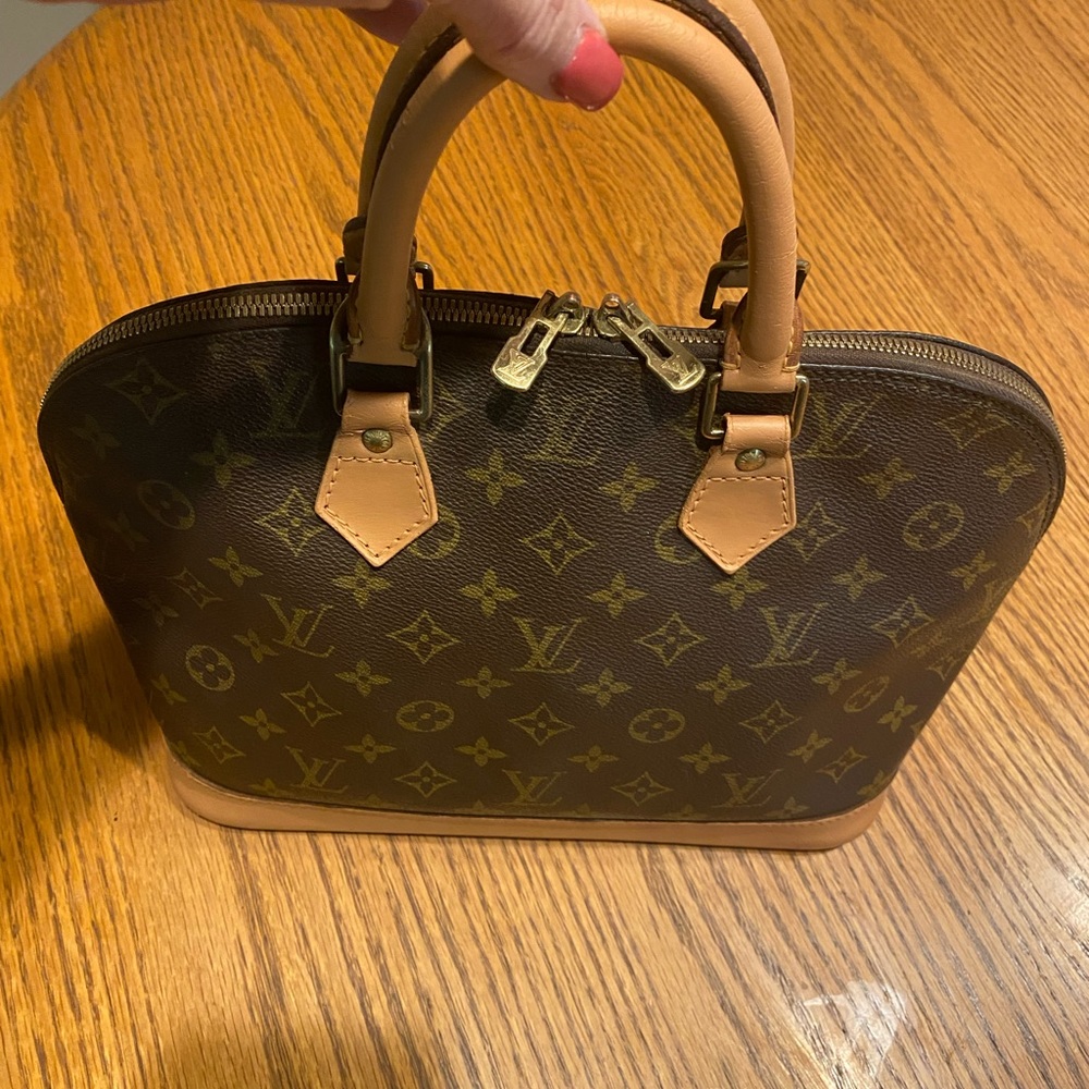 LOUIS VUITTON Monogram Alma PM
